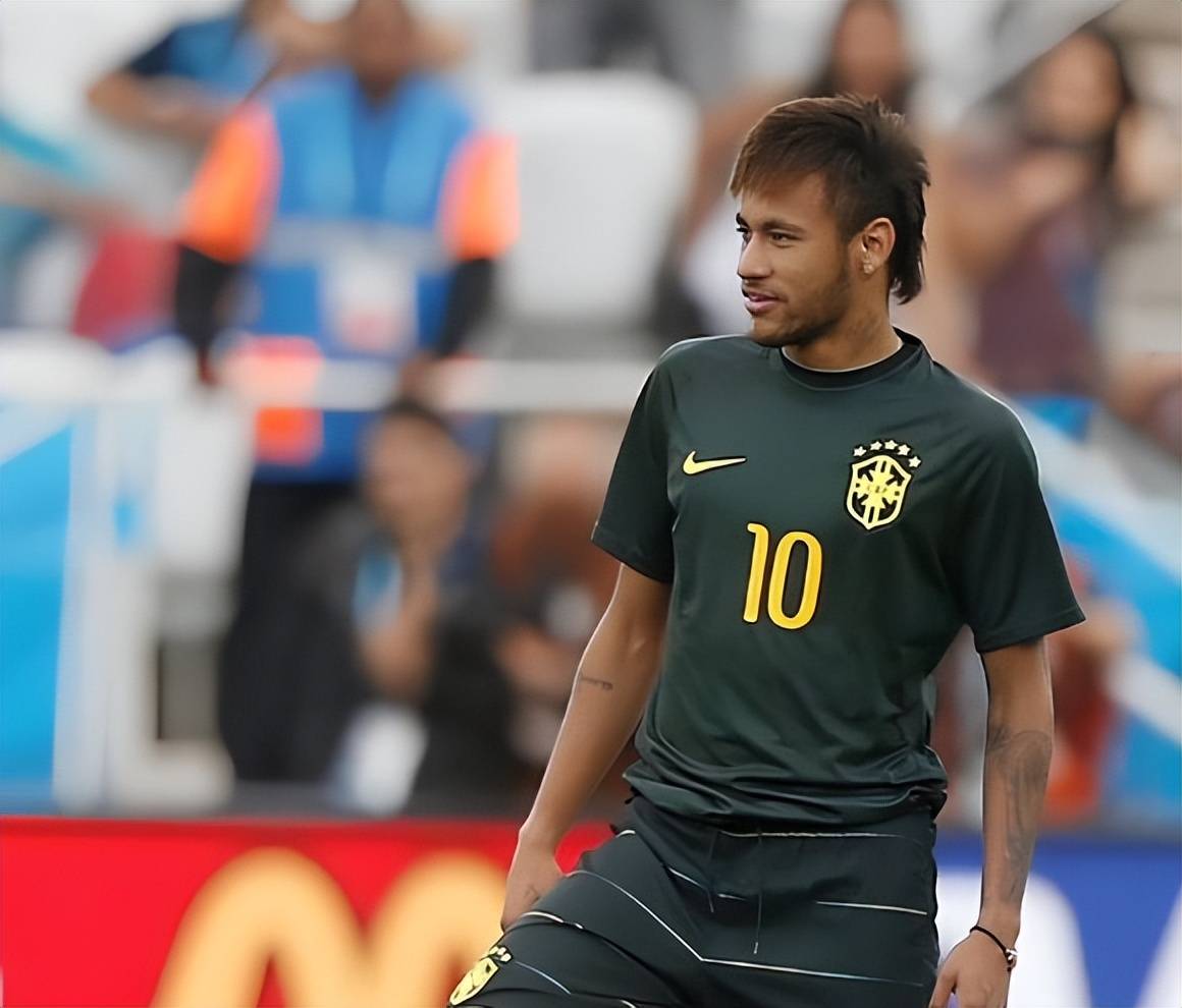 内马尔连续十五场比赛得分超过大比分获胜，拜仁不断突破！