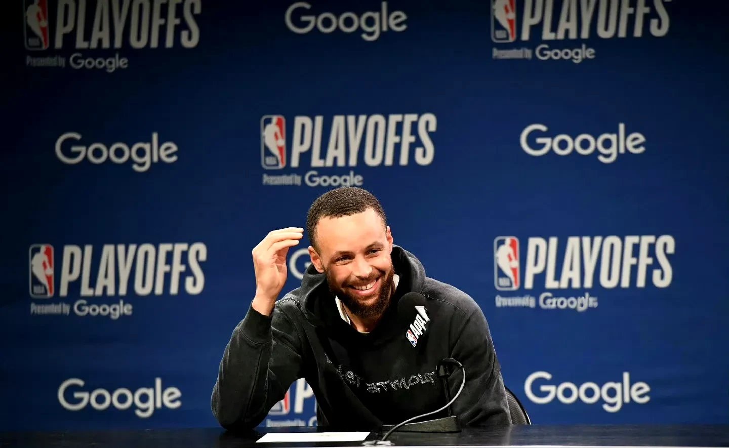 爱游戏体育-重要助攻引发热议！，库里在FPX比赛中持续失利全场沸腾不已-爱游戏体育