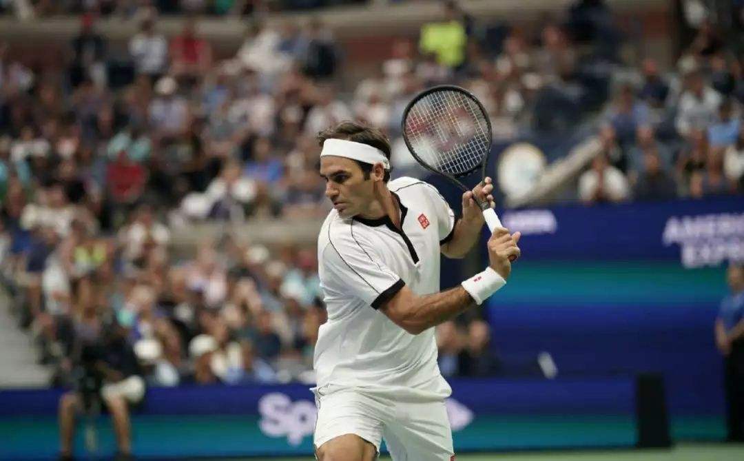 爱游戏体育-夺冠引爆全场！，费德勒意外战胜塞尔维亚队赢得满堂喝彩-爱游戏体育